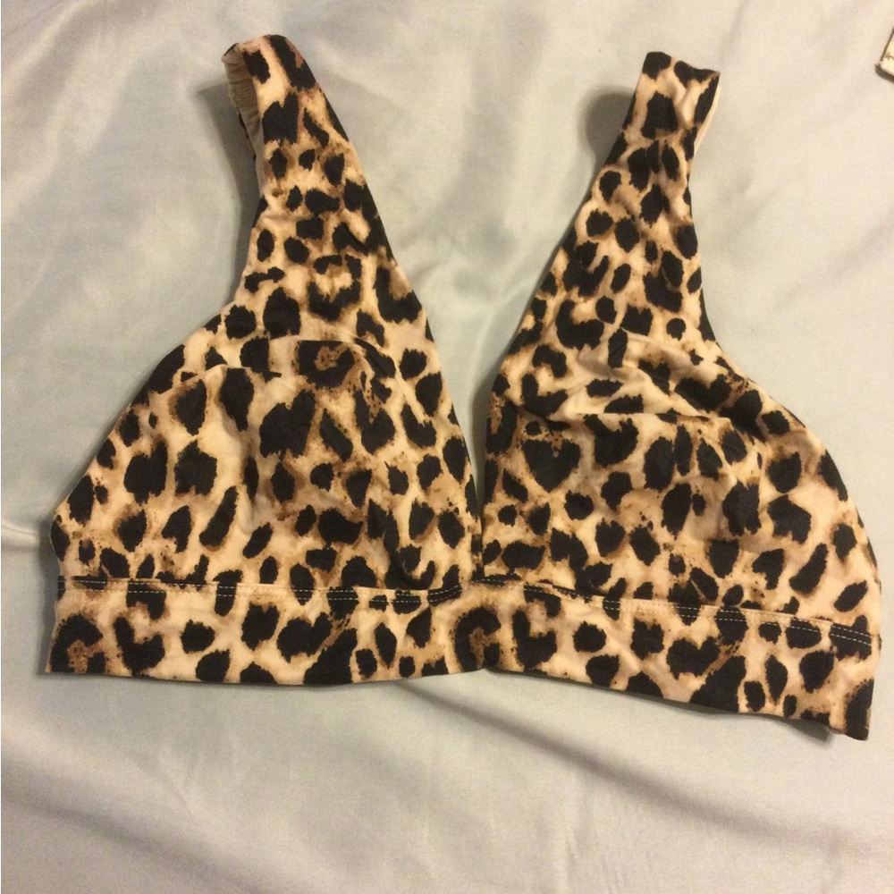 Victoria’s Secret animal print bra no underwire no padding. Never worn.